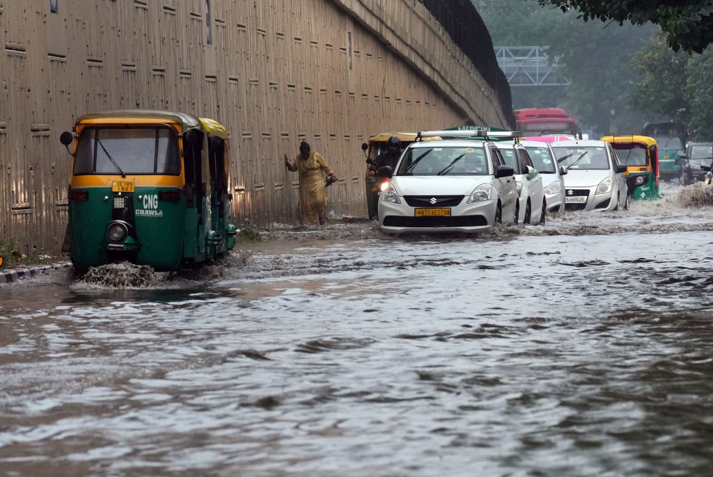 Rainy weather pleasant in Delhi-NCR, waterlogging increased problems