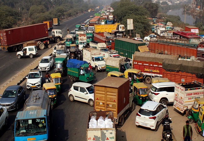 Entry of heavy vehicles from Singhu border in Delhi is not yet