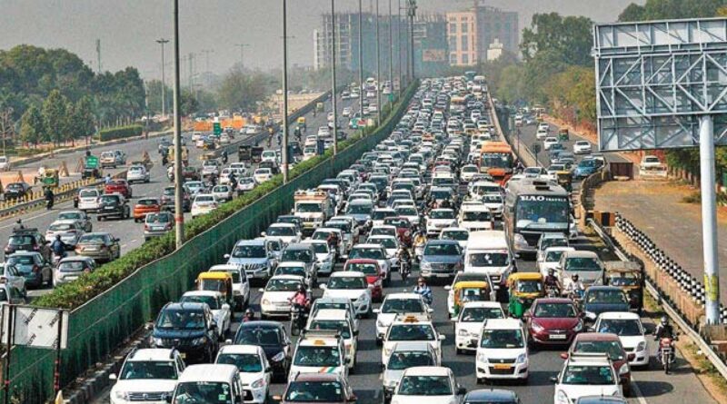 Delhi's pace slowed down due to farmers' movement, traffic jams at many places