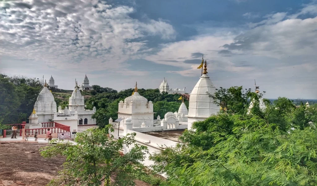 77 temples are built in this famous village of Madhya Pradesh, this place is very special for the Jain community.