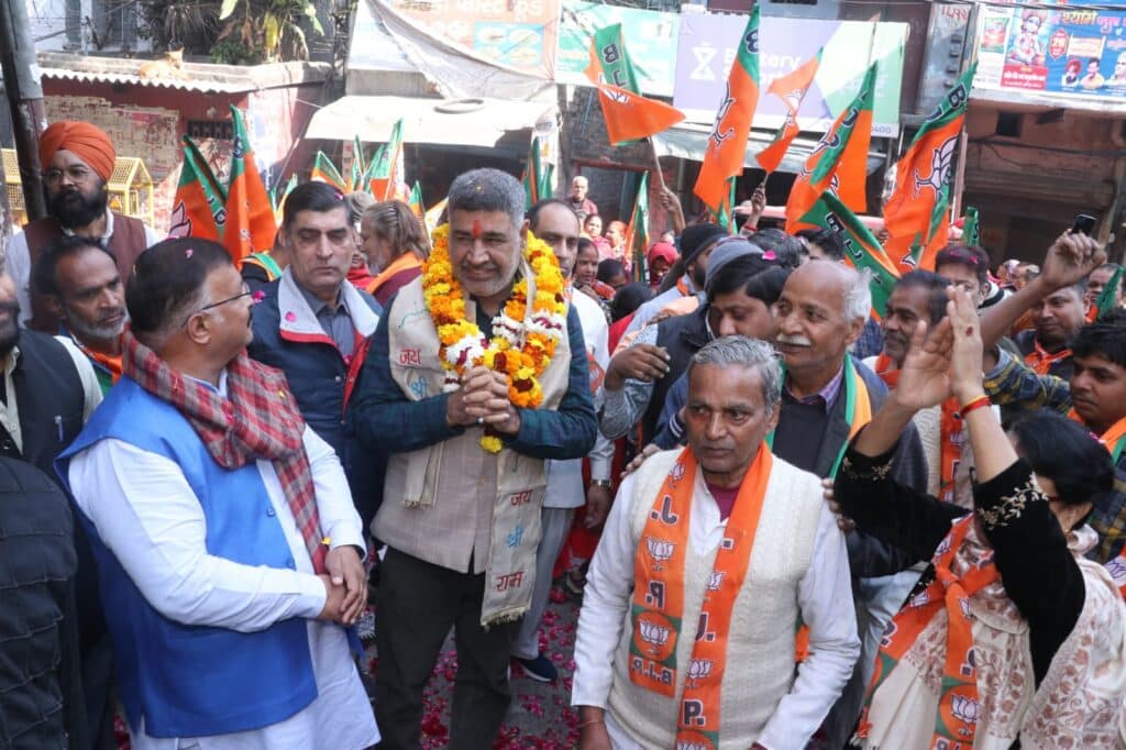 People associated with Asia's largest Azadpur Mandi supported BJP candidate Rajkumar Bhatia.