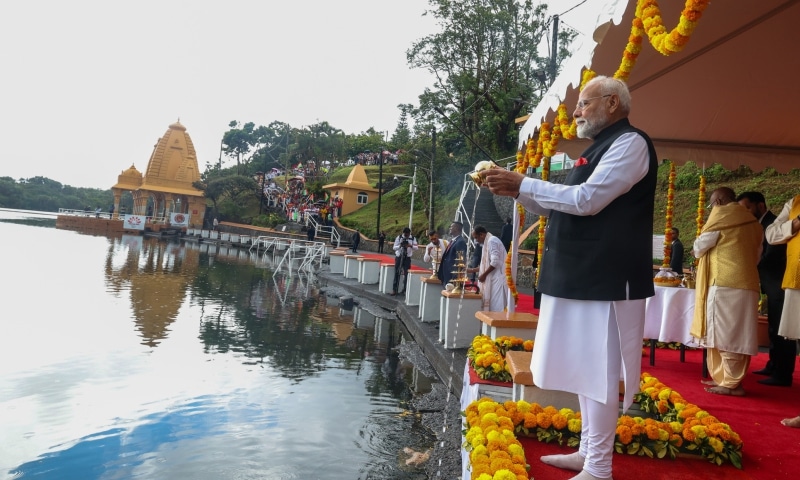 Prime Minister Shri Narendra Modi visits Ganga Talao